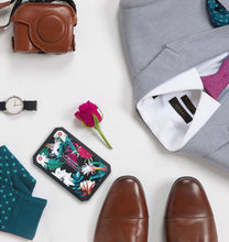 Load image into Gallery viewer, Paradise LithiumCard PRO — with Apple Lightning connector